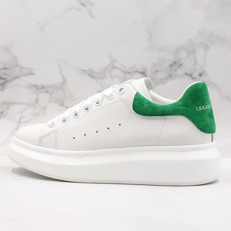Chaussures blanches Mc Queen en cuir de vachette de haute qualité pour femmes 2023, nouvelles chaussures de sport décontractées à semelle épaiss