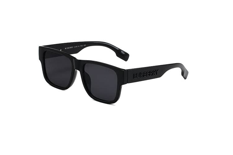 Lunettes de soleil de protection classiques et tendance.