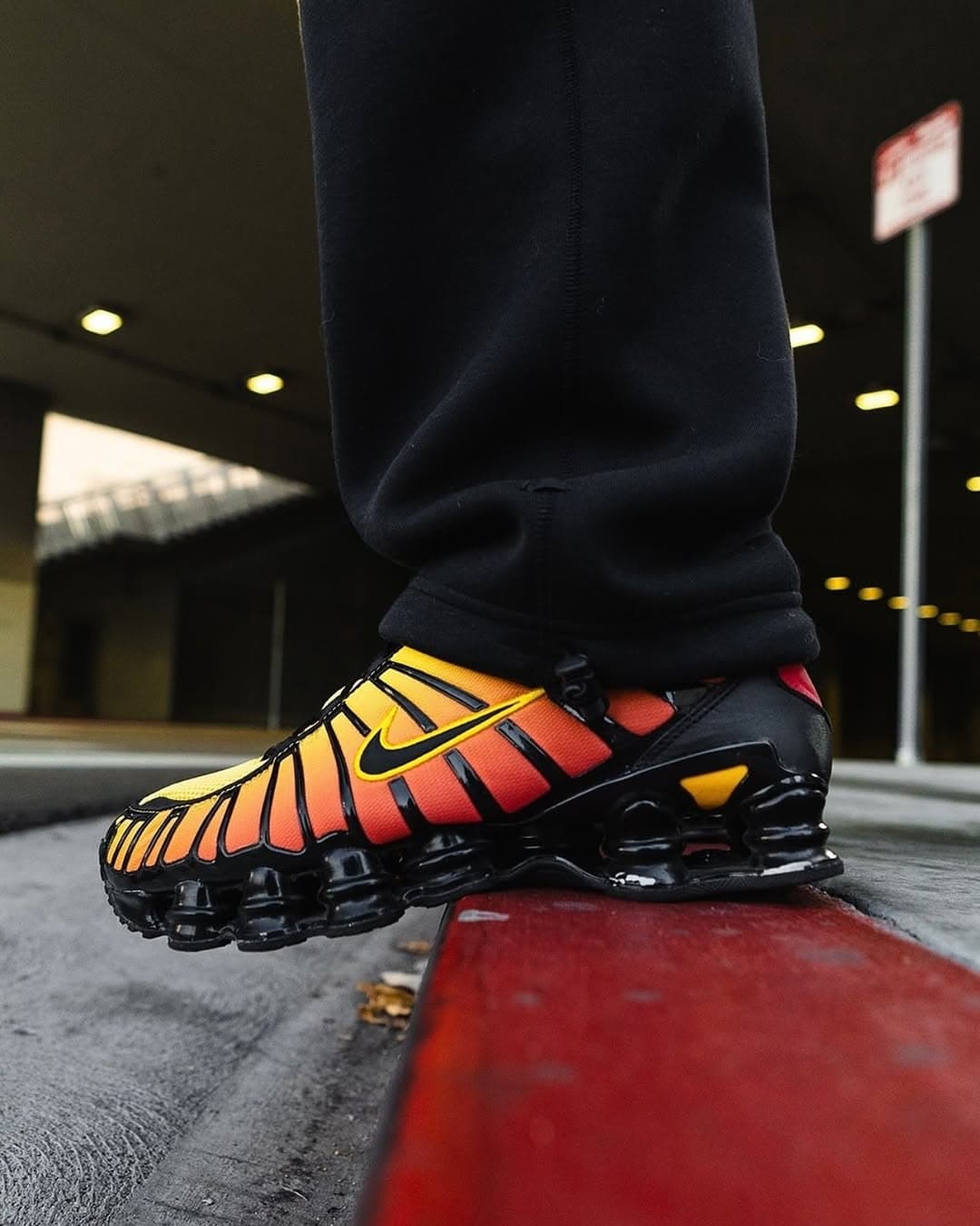 Nike Shox TL Shoes «Sunrise» Black Amarillo Yellow AV3595-004