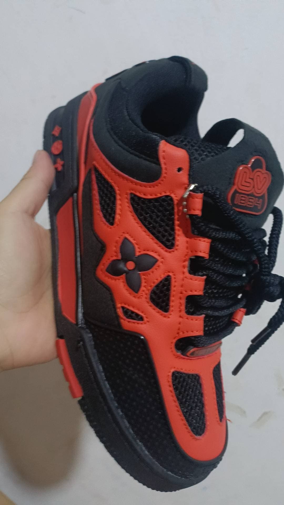 Vente directe de baskets de sport de skate pour hommes de haute qualité avec une tendance décontractée de qualité haut de gamme à la mode