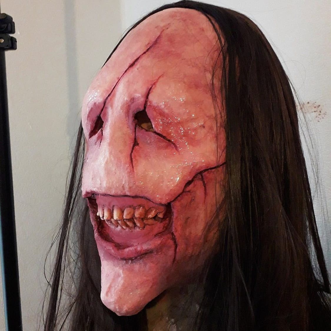 Halloween horror long hair demon mask red face demon mask toothy demon latex long hair mask