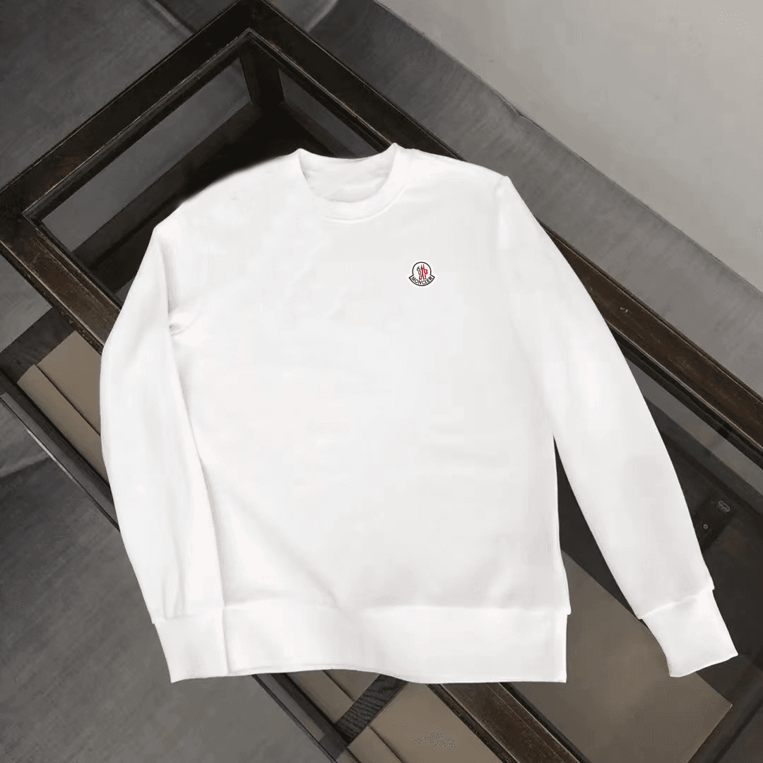 Nouveau t-shirt unisexe imprimé à col rond, coupe ample et décontractée.