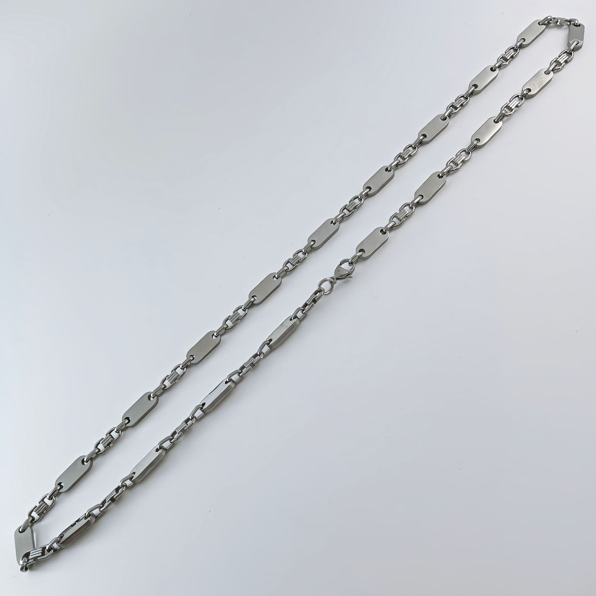Bijoux pour hommes faits à la main, collier tendance et élégant, chaîne empereur, chaîne à maillons plats en acier inoxydable lisse