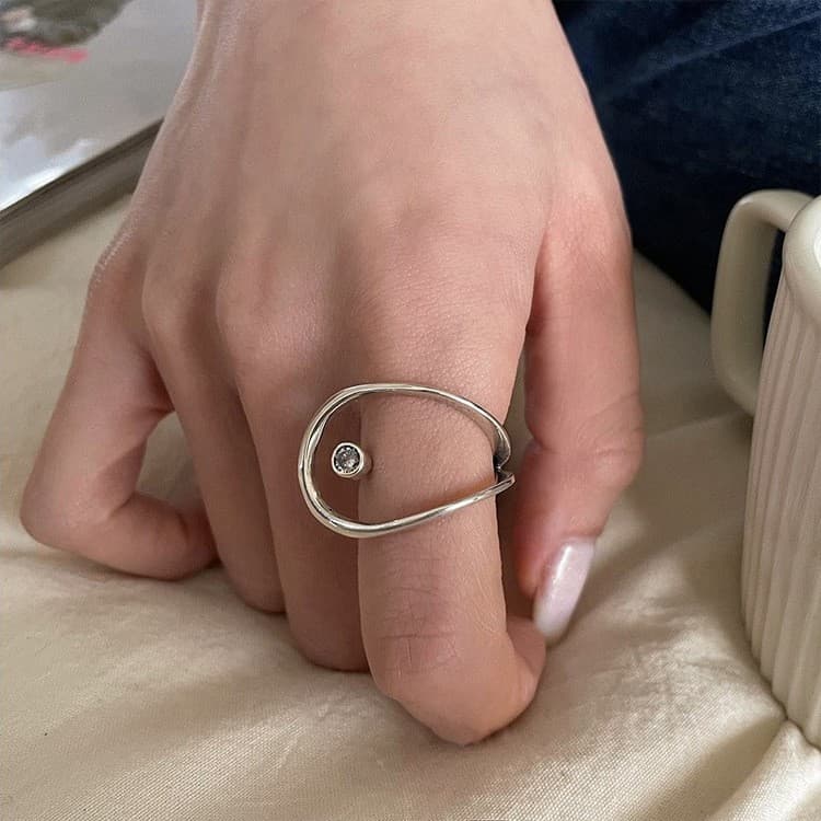 Fashionable geometric niche design for men women, hollow out with exaggerated personality and adjustable ring