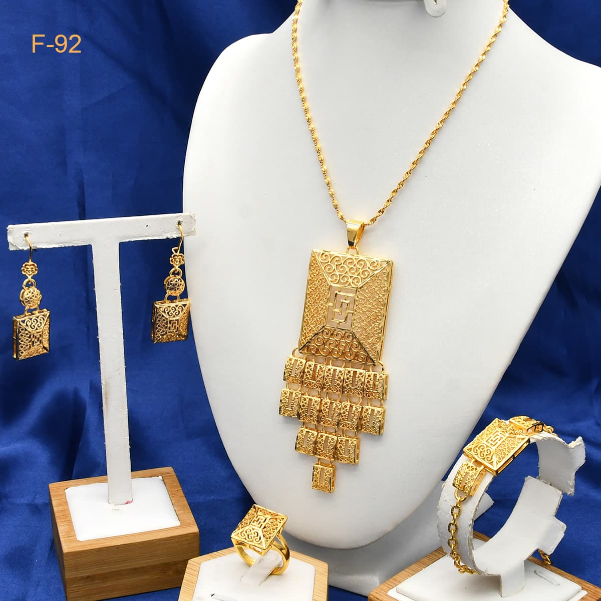 Enid Middle East cross-border jewelry wholesale brass gold-plated large pendant necklace earrings ring bracelet four-piece set