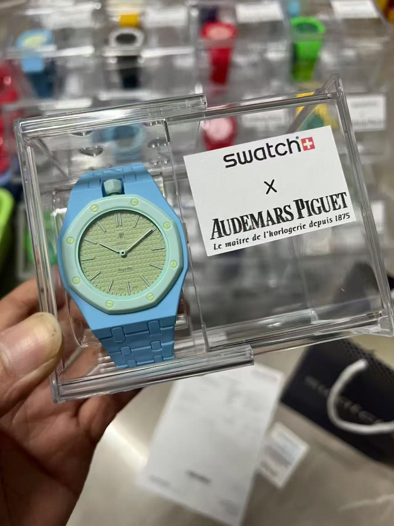Montre homme AP Swatch en édition limitée, à mouvement quartz : un incontournable de la mode.