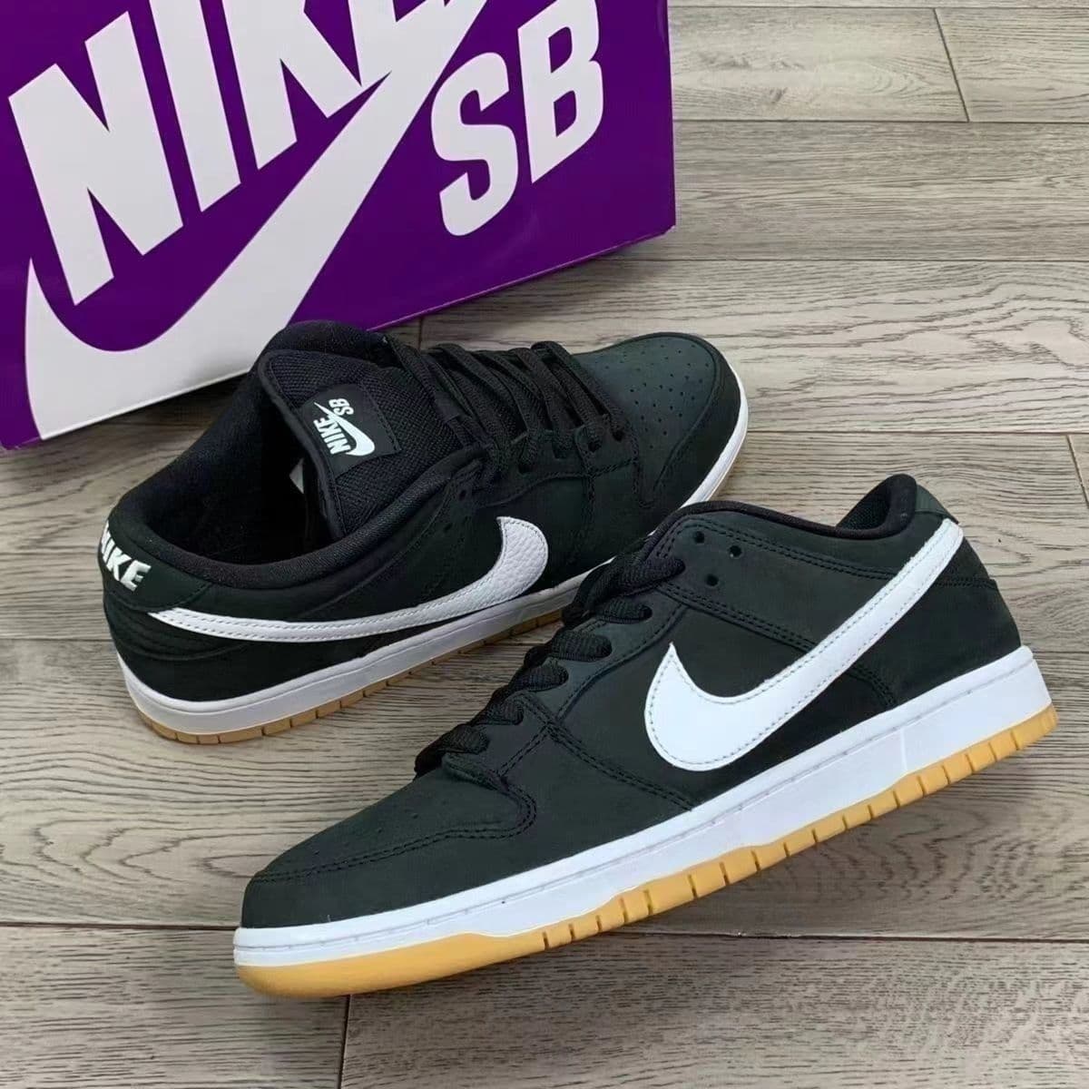 Nouvelles chaussures de skateboard basses grises décontractées en caoutchouc avec lacets à coussin d'air, tendance pour les couples