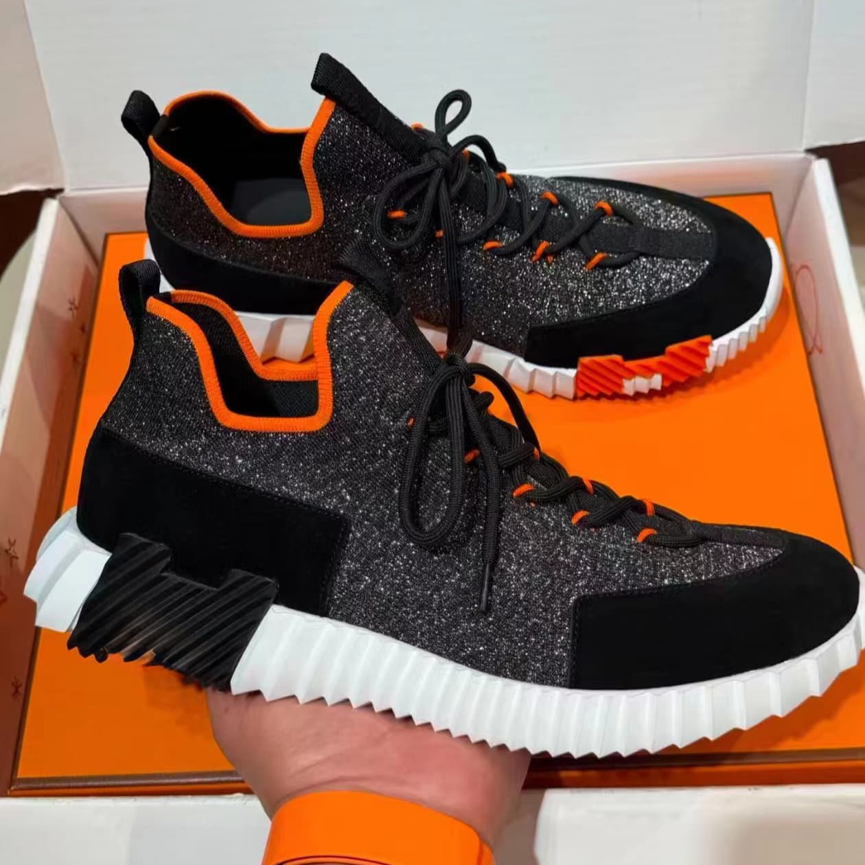 Chaussures de sport décontractées pour hommes, tige tissée, légères, tendance et élégantes, blanches et noires, à lacets, qualité export
