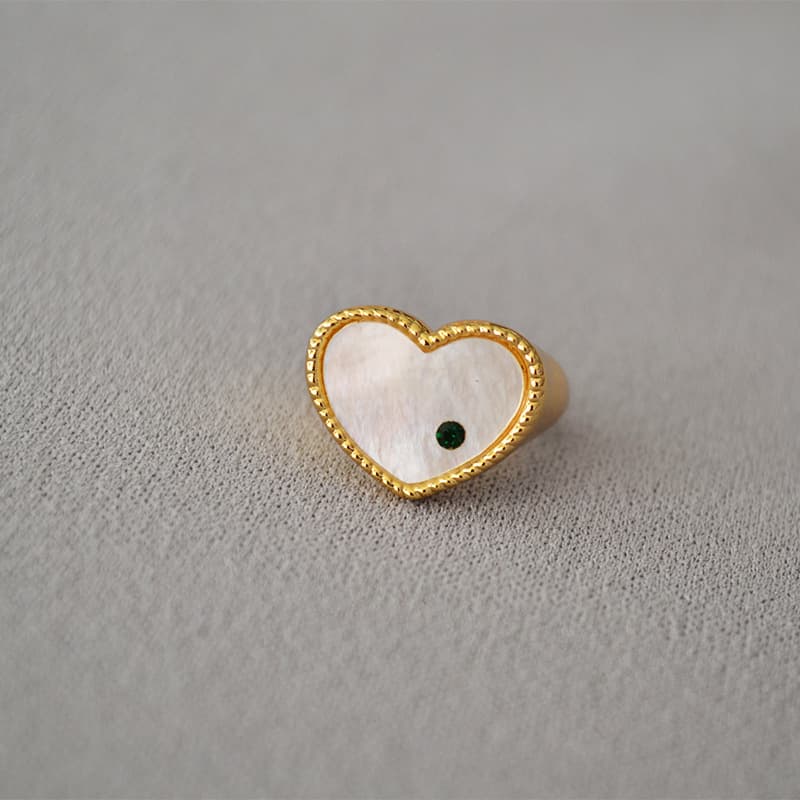 Niche Luxury Design Heavy Brass Gold-Plated Carved White Mother-of-Pearl Heart Sparkling Diamond Ring For Women