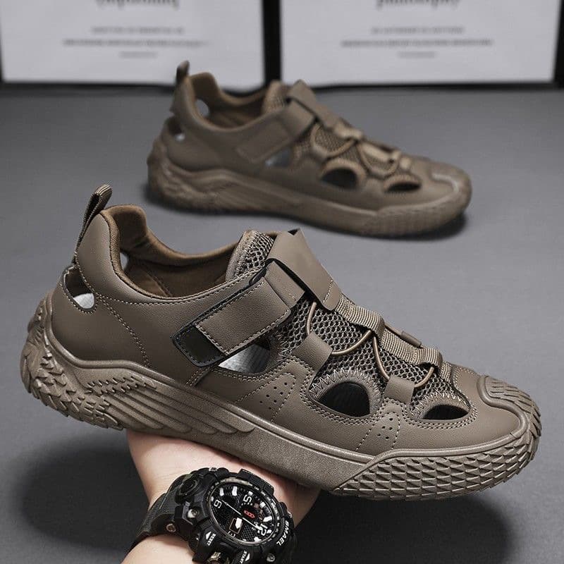 Summer Men's Shoes Breathable Outdoor Beach Hole Shoes Trendy Versatile Sandals Non-Slip Sports Shoes Casual Slippers