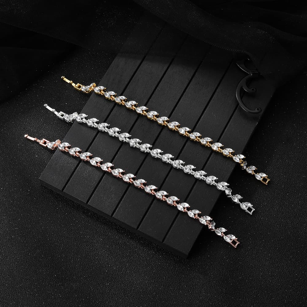 Fashionable and Light Luxury Small Willow Leaf White Water Diamond Bracelet Handpiece