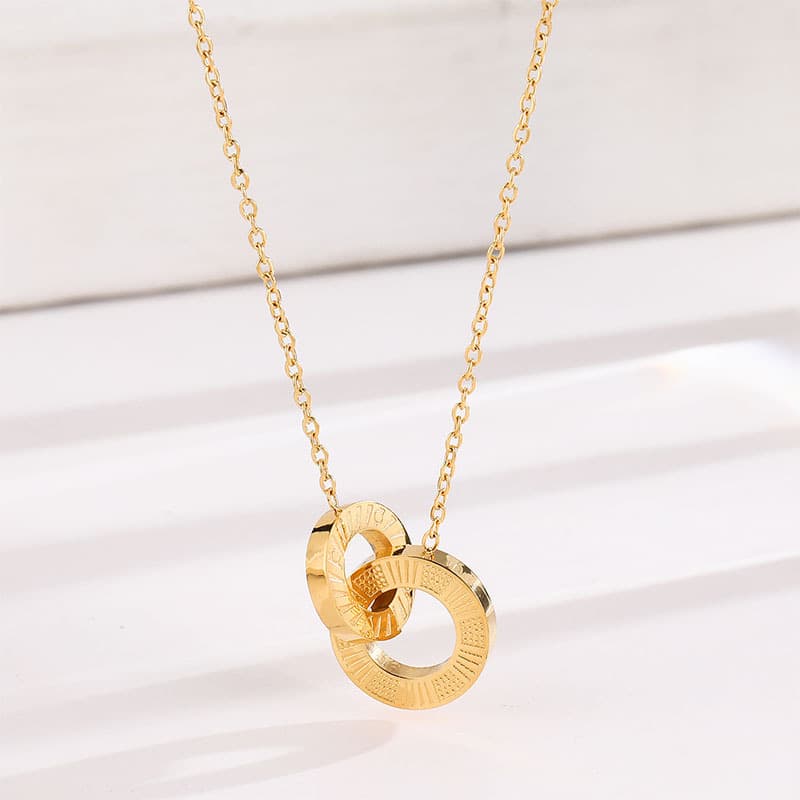 Classic simple interlocking titanium steel necklace high end niche luxury clavicle chain, versatile internet celebrity accessories