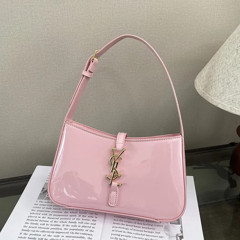 Sac bandoulière haut de gamme tendance pour femme, collection 2025.