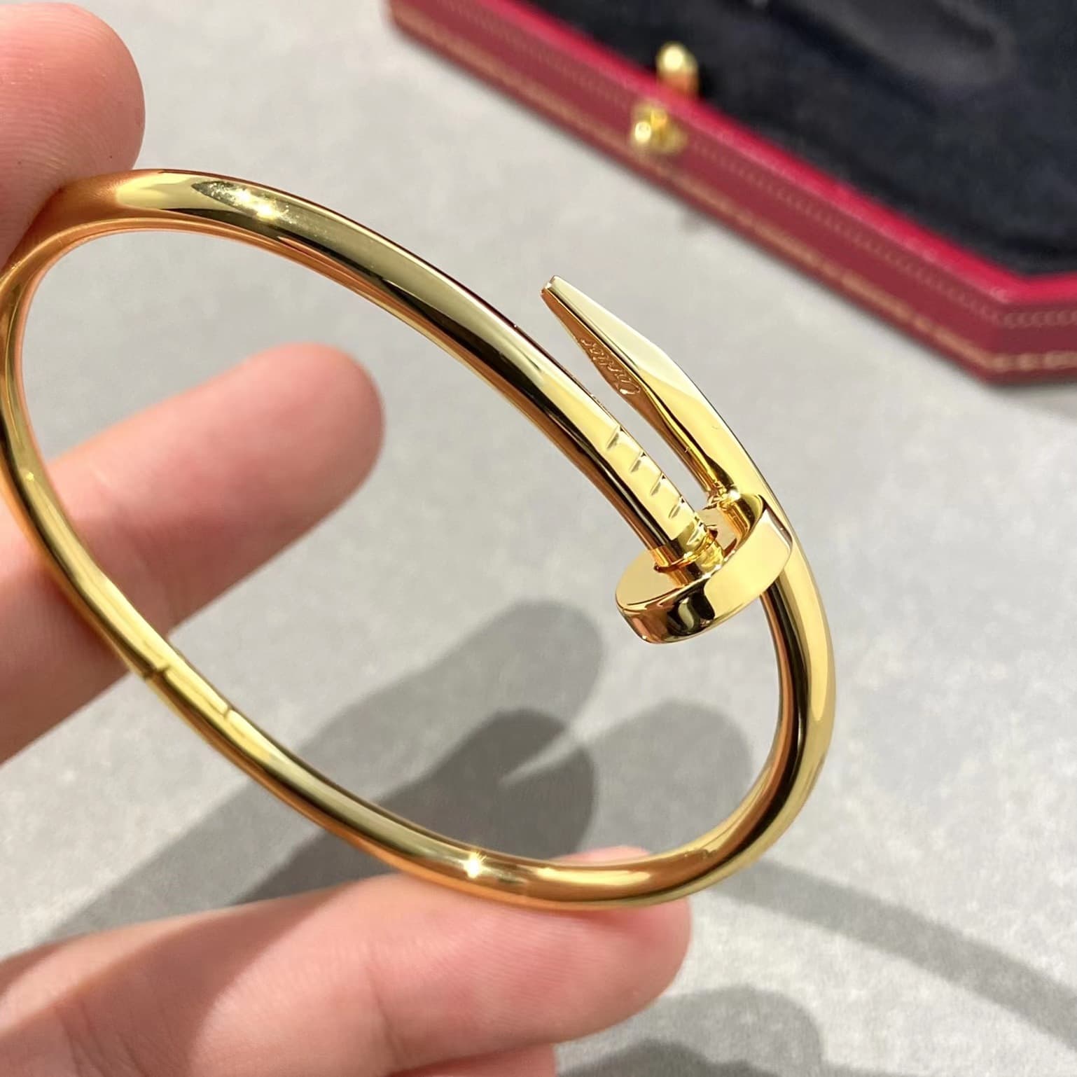 Bracelet personnalisé à la mode pour femmes, version haute couture, luxe léger et design de niche