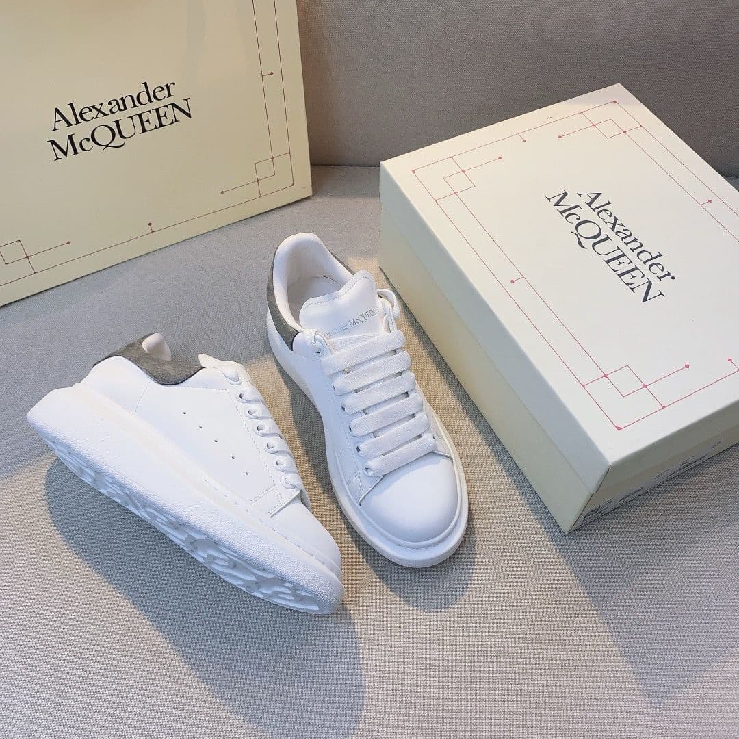 Baskets blanches tendance style coréen 2025, nouveauté pour hommes et femmes, plateforme polyvalente à semelle épaisse pour gagner en hauteur