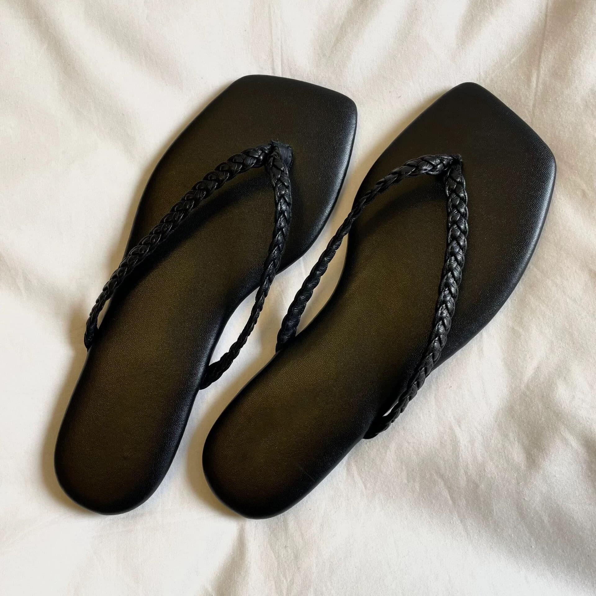 Cowhide Version ~ European And American Niche Woven Strap Clip-Toe Flip-Flops For Women, Outdoor Wear, 2025 Summer