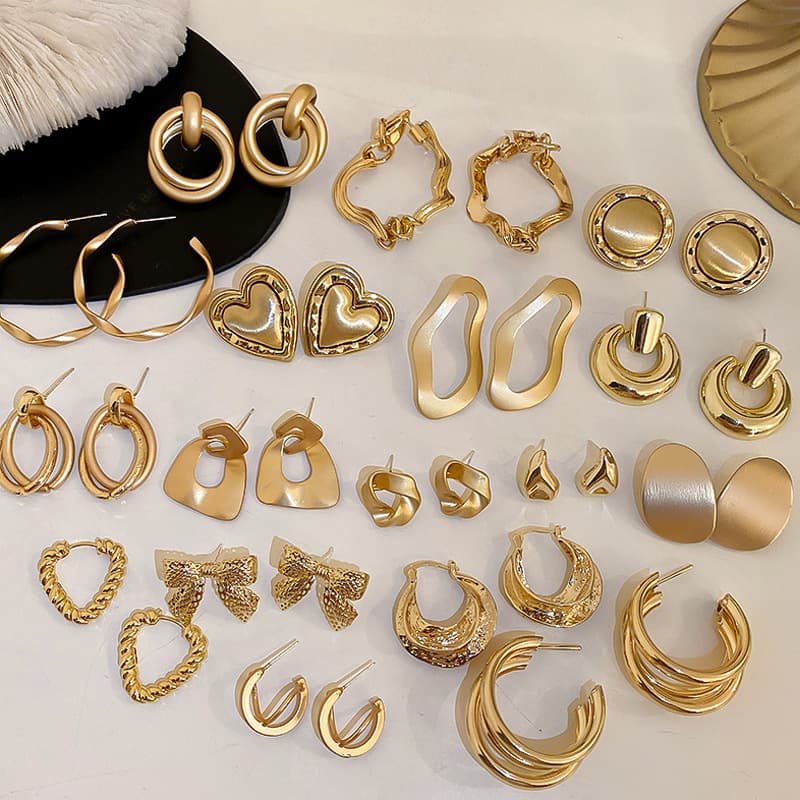 Silver Needle Metal Earrings High-end Simple Studs Fashion Versatile Light Luxury Unique Niche Ear Jewelry Yiwu