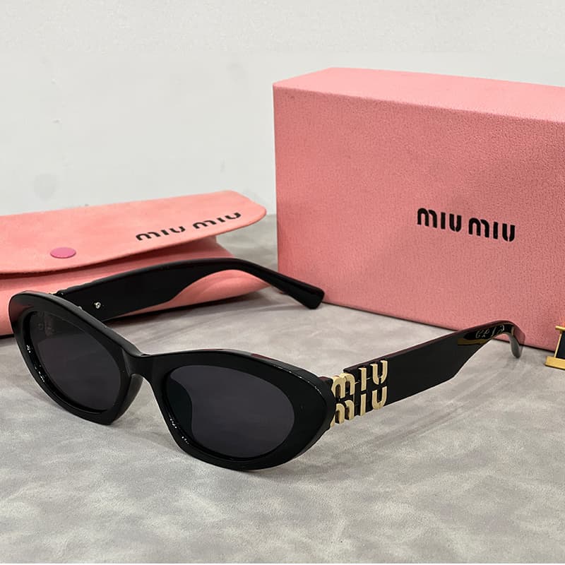 Lunettes de soleil MM de haute qualité, style œil de chat, monture fine, monture rétro élégante idéale pour les vacances.