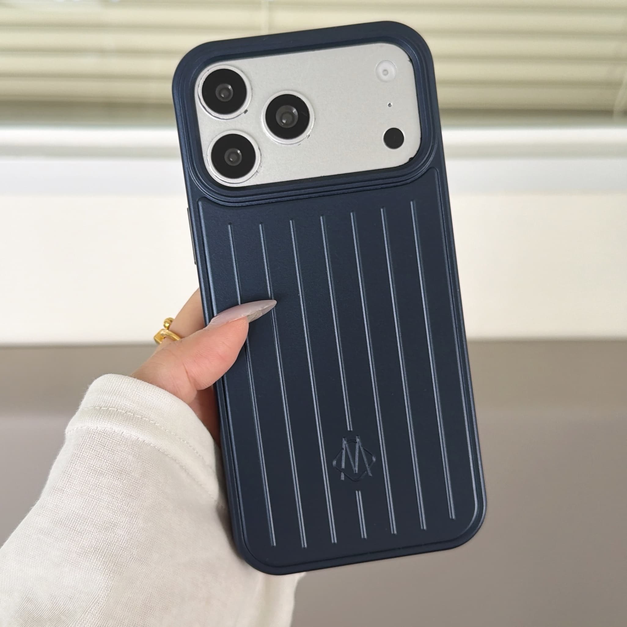 Coque iPhone 18 Pro Max XR OffMin pour iPhone 18 Pro Max, sans Redmi, en acrylique, grand format, renforcée, 2,0 mm, 200, neuve, pliable, en carton.