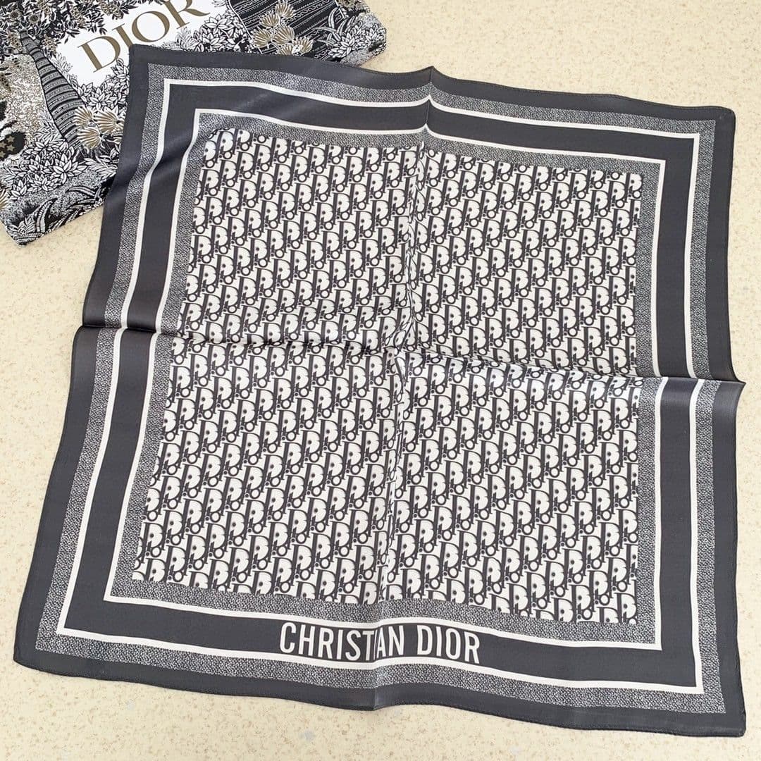 Nouveau pour les femmes polyvalent mince soie décorative mode lettre imprimé élégant cou petit carré écharpe