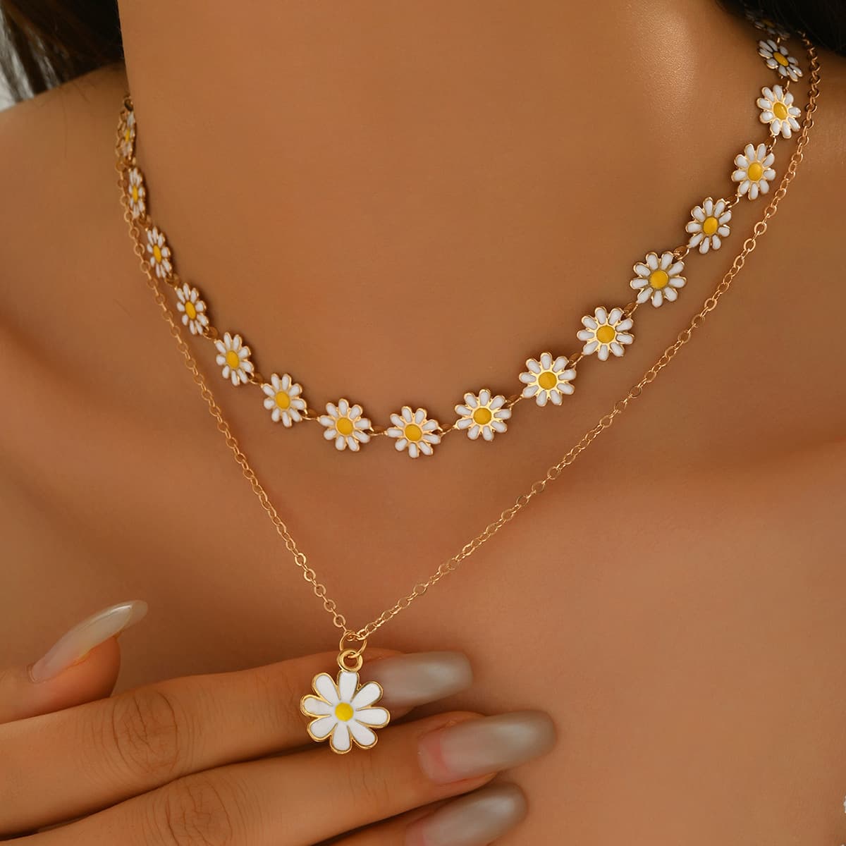 New Necklace Fresh Style Small Daisy Pendant Niche Fashion Trend Multi-layer Collarbone Chain
