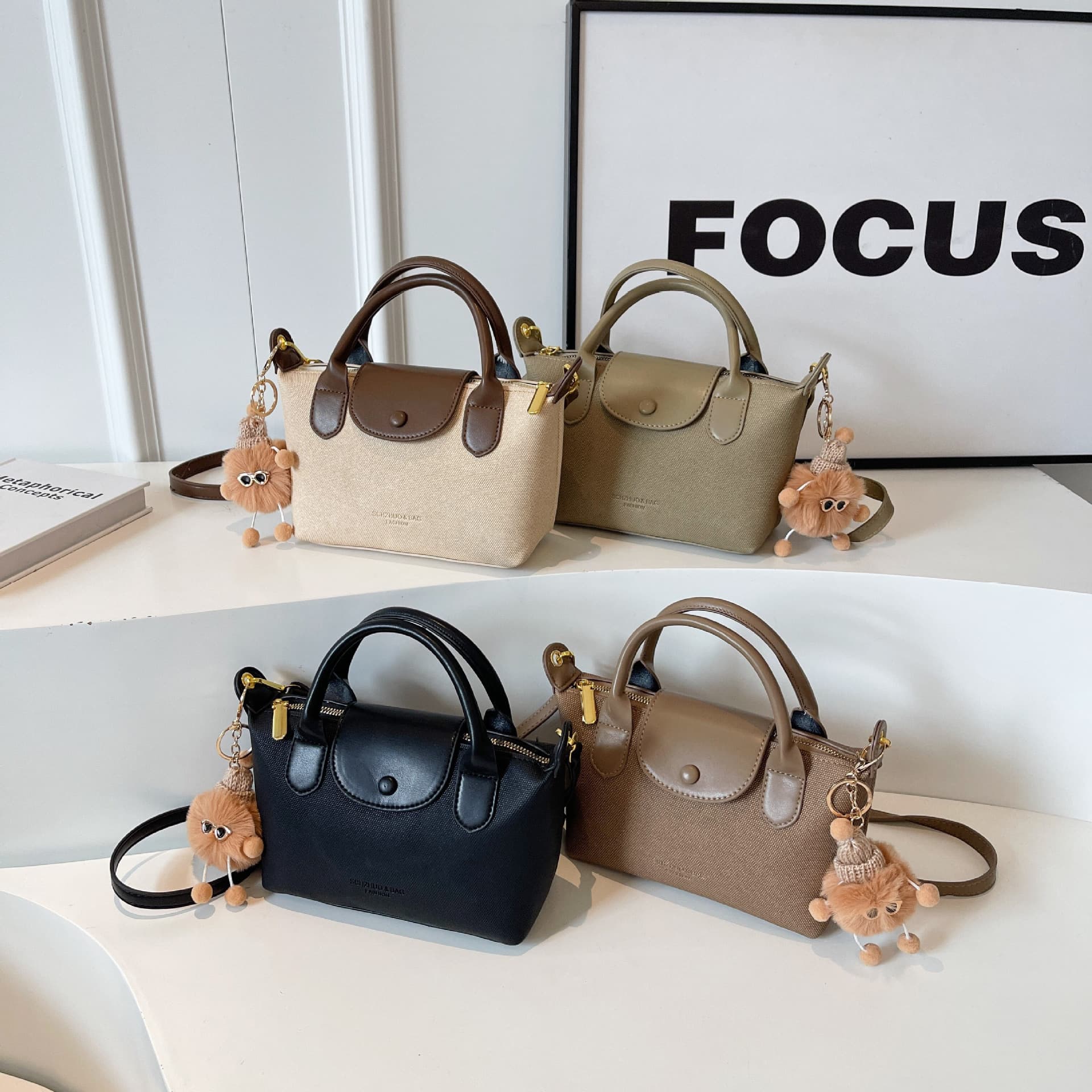 Women's Bags This Year's Popular Simple Dumpling Bag New Longbags Xiang High Quality Texture Hand Held Splicing Shoulder Messenger Bag
