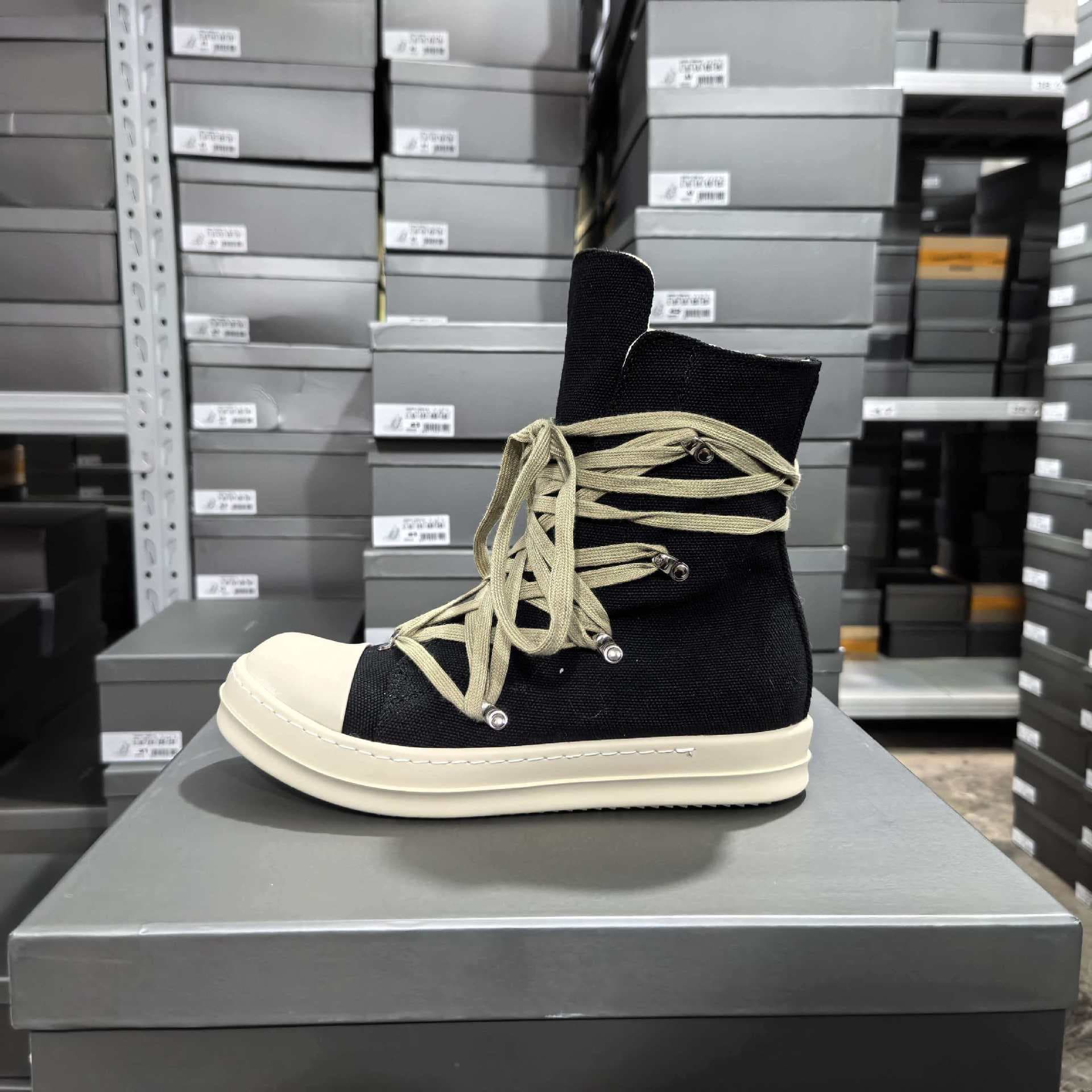 Baskets montantes en toile pour homme, style décontracté, semelle épaisse tendance, lacets et fermeture éclair, noires, polyvalentes et élégant