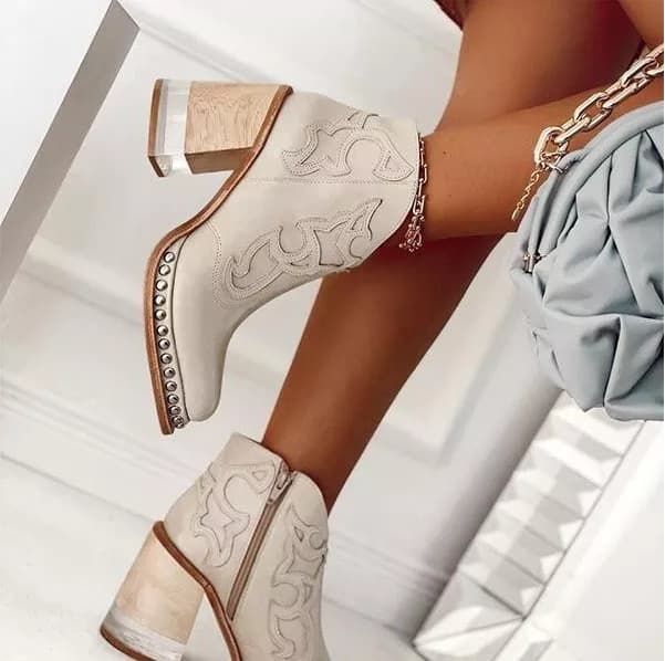2023 Style Ladies Pointed Cowboy Boots Black Fashion High Heel Ankle Boots Embroidered Rivet Punk Style Short Boots Plus