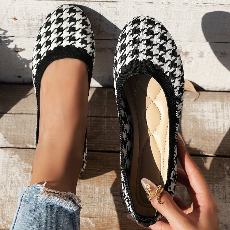 Wholesale Knitted Soft-soled Toe Shoes Flying Woven Shoes Women's Flat Spring New Breathable Shallow-mouth Shoes