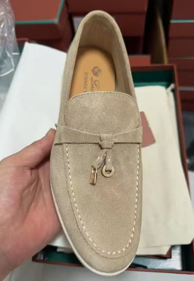 Mocassins LP assortis haut de gamme en cuir de vache avec pendentif à pompon et semelle plate, mocassins à surface souple