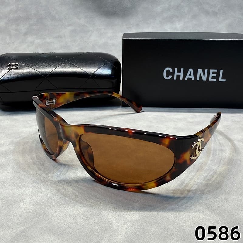 Lunettes de soleil homme en métal, monture crocodile, style rétro, verres plats, idéales pour la plage.
