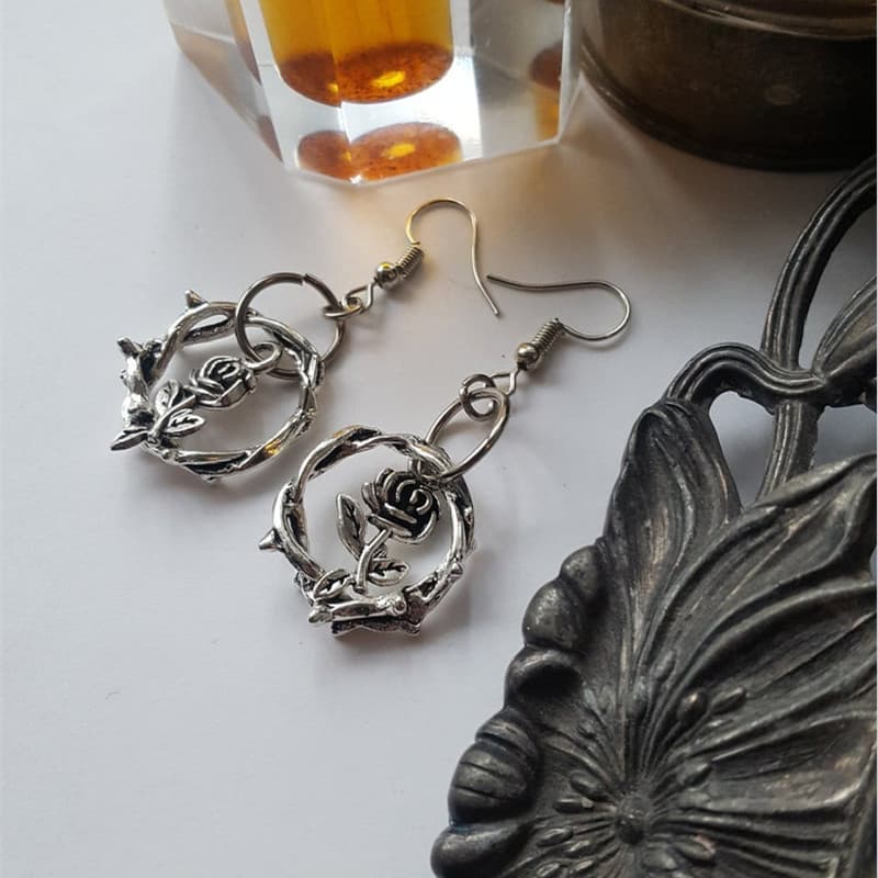 Earrings Fashionable Gothic thorn rose earrings