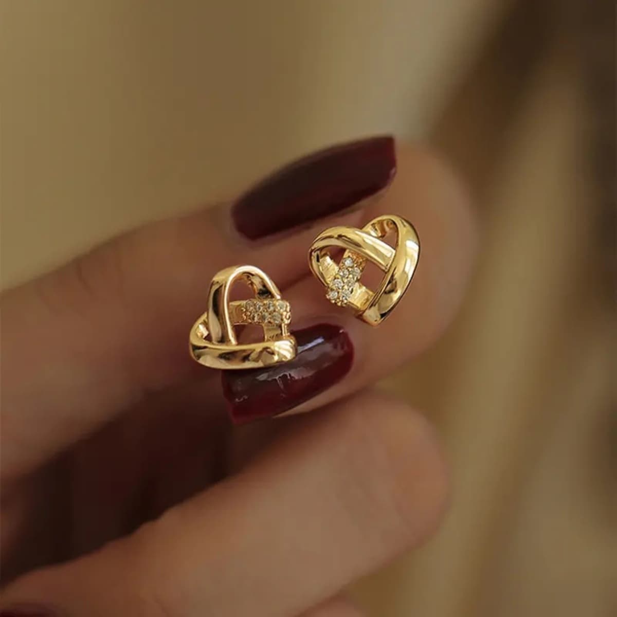 Simple And Fashionable Personality High End Temperament Cross Heart Diamond Earrings For Women Niche Design Fresh Earrings Earrings