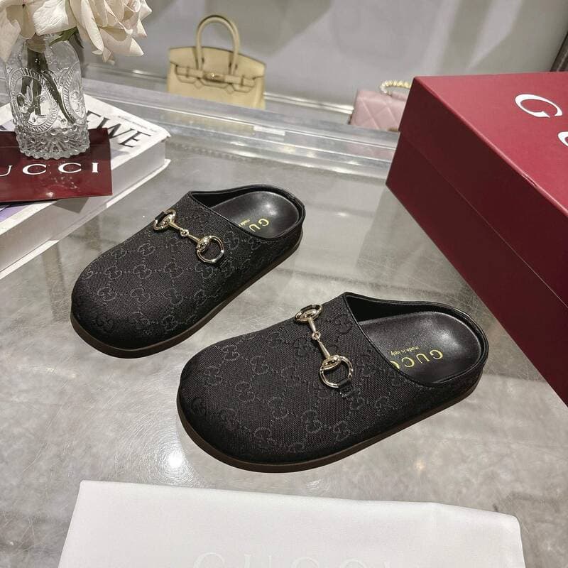 Collection GUCCI 2026 : Chaussures plates, mules et à enfiler
