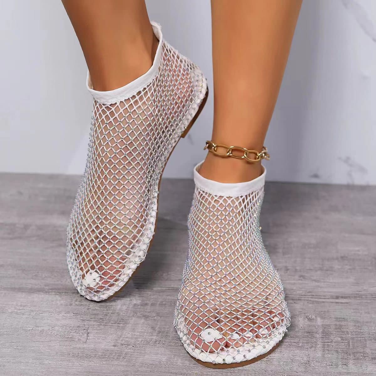 2023 new summer round toe sandals hollow Internet celebrity diamond short boots summer sexy cross border large size flat shoes