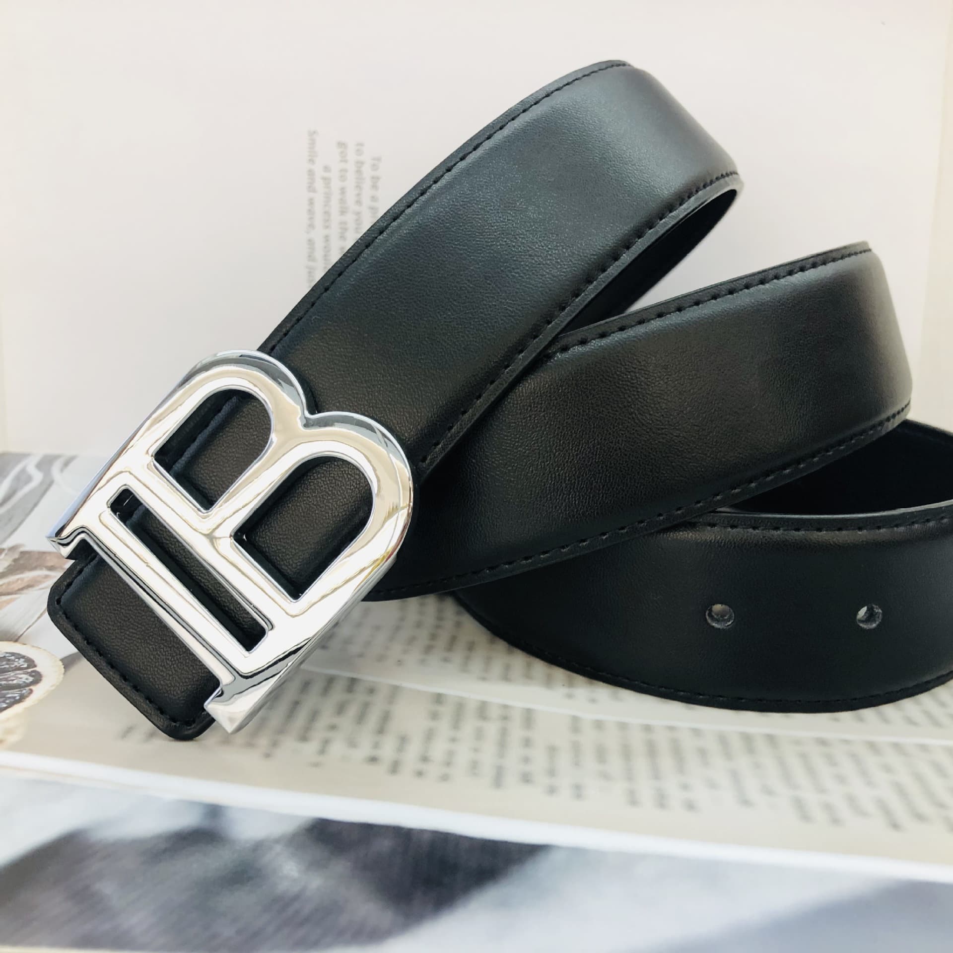 Ceinture classique pour hommes et femmes, avec boucle lisse en cuir de vache TB à double face en relief, ceinture décontractée et polyvalente