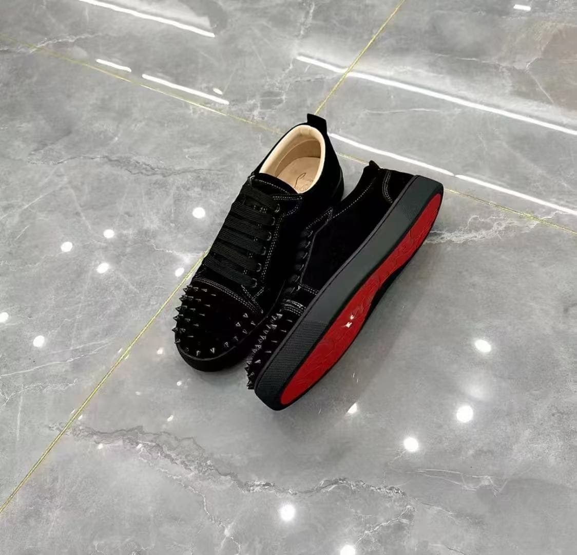 Chaussures pour hommes, ballerines brodées, semelle rouge, baskets tendance et décontractées à clous, blanches, en toile respirante, à lacets