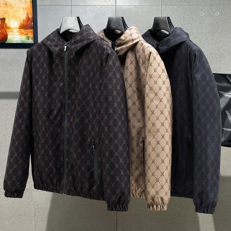 ​Men's Stylish Hooded Windbreaker Jacket - Lightweight Streetwear Coat For Spring & Autumn (Black/Khaki/Gold)​