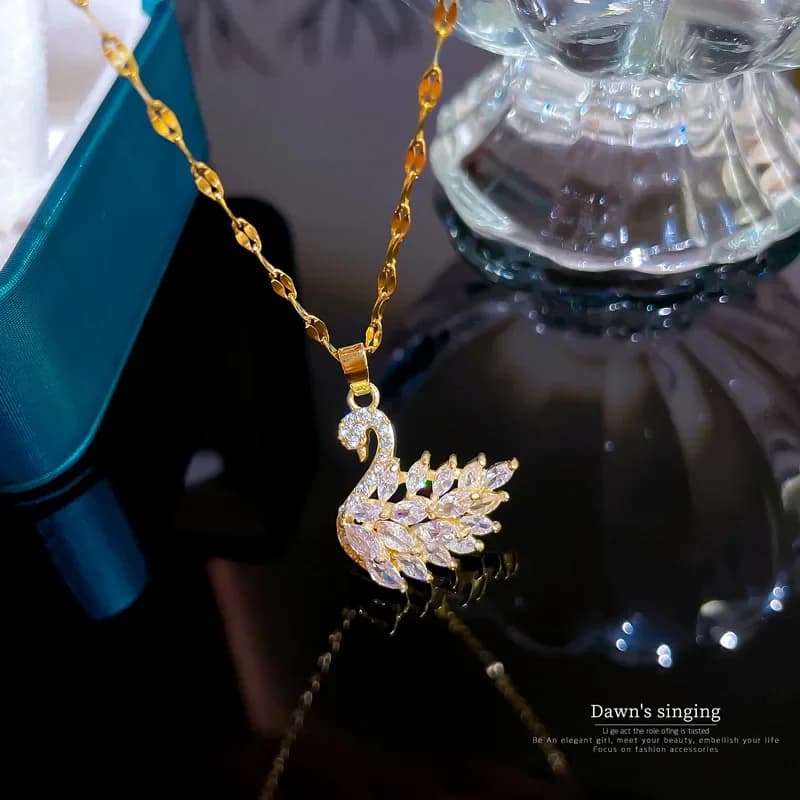 Nouveau collier pendentif cygne rose en cristal, orné de cristaux, pour femme. Collier luxueux en acier inoxydable doré, style coréen.