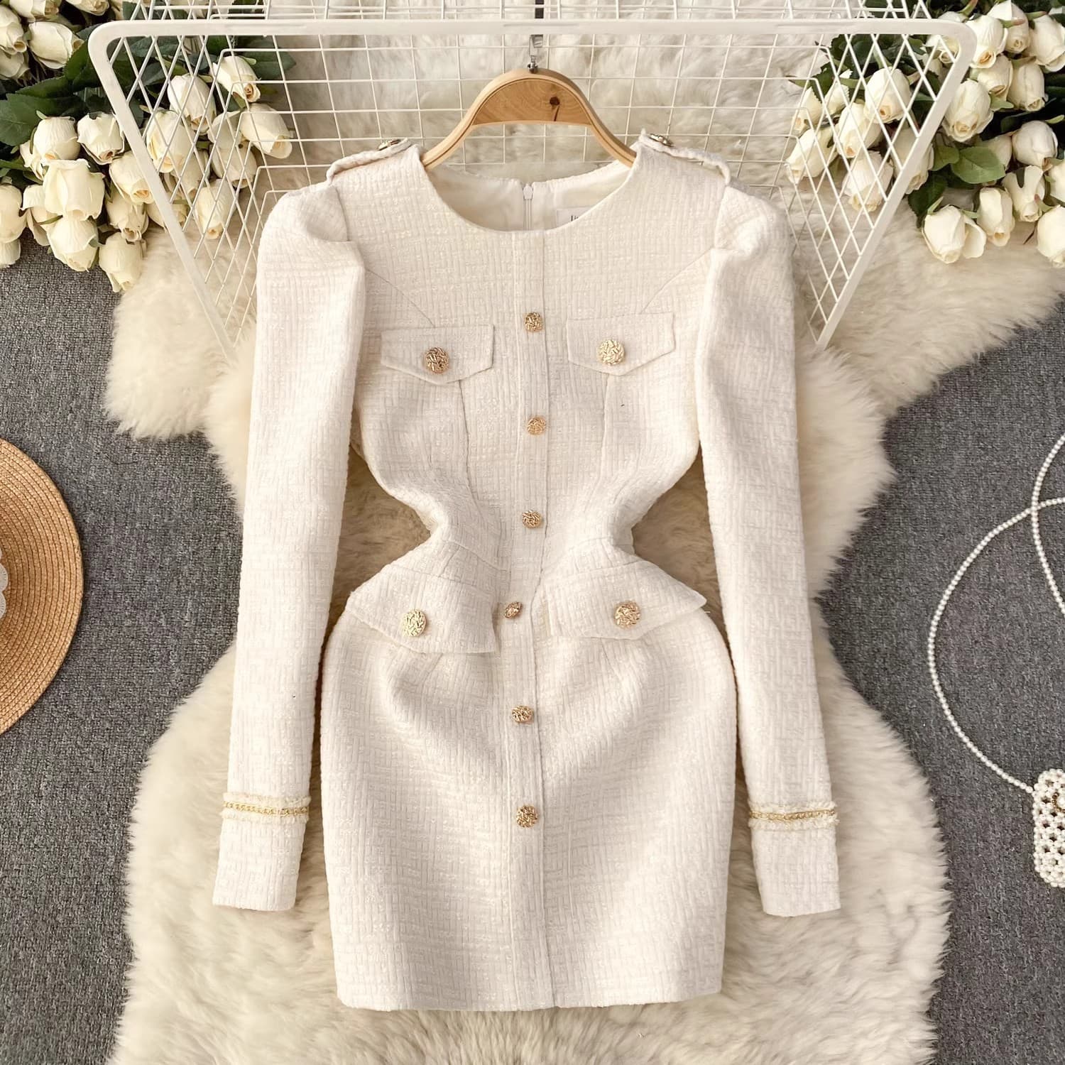 Women's Clothing high end dress for women in autumn and winter, celebrity temperament, light luxury, metal buckle, slim fitting puff sleeve dress