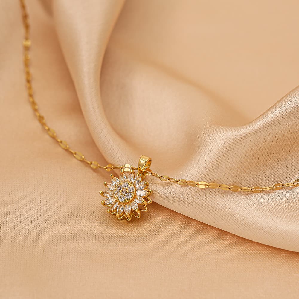 Designer element niche design sense, golden luxury double layer rotatable sunflower sunflower necklace