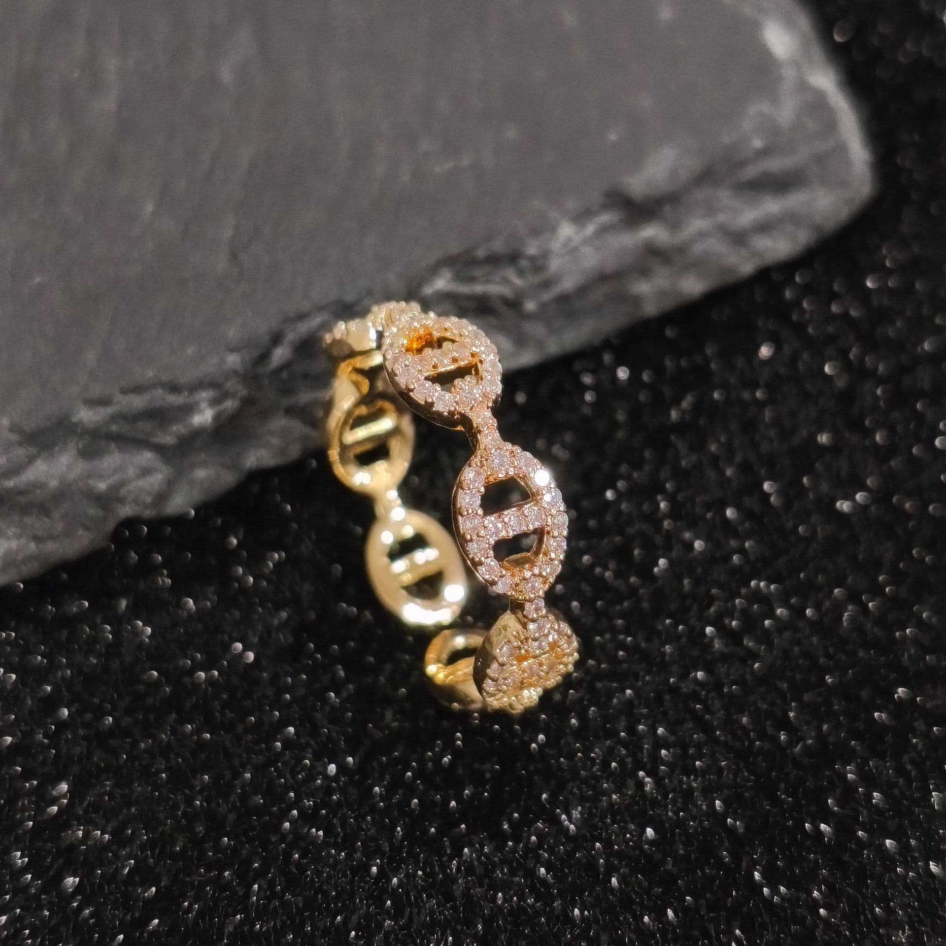 European And American New Style Pig Nose Ring For Women, Gold-Plated Full Diamond Chain Elegant Oval Ring, Couple Rings
