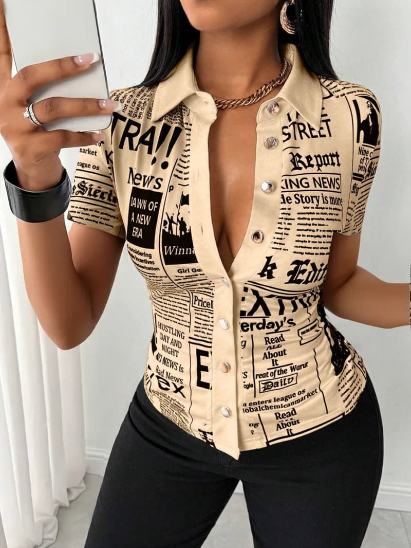 Chemise à col en V simple boutonnage imprimée journal pour femme