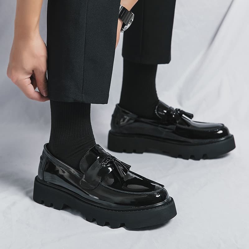 Large Size Formal Men's Leather Shiny Slip-On Business Casual Shoes, British And Korean Style, Suitable For Matching