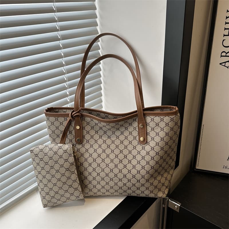 Large Capacity For Women Commuting Personality Tote 2024 New Style Aesthetic Niche Trendy Shoulder Textured Women's Bag