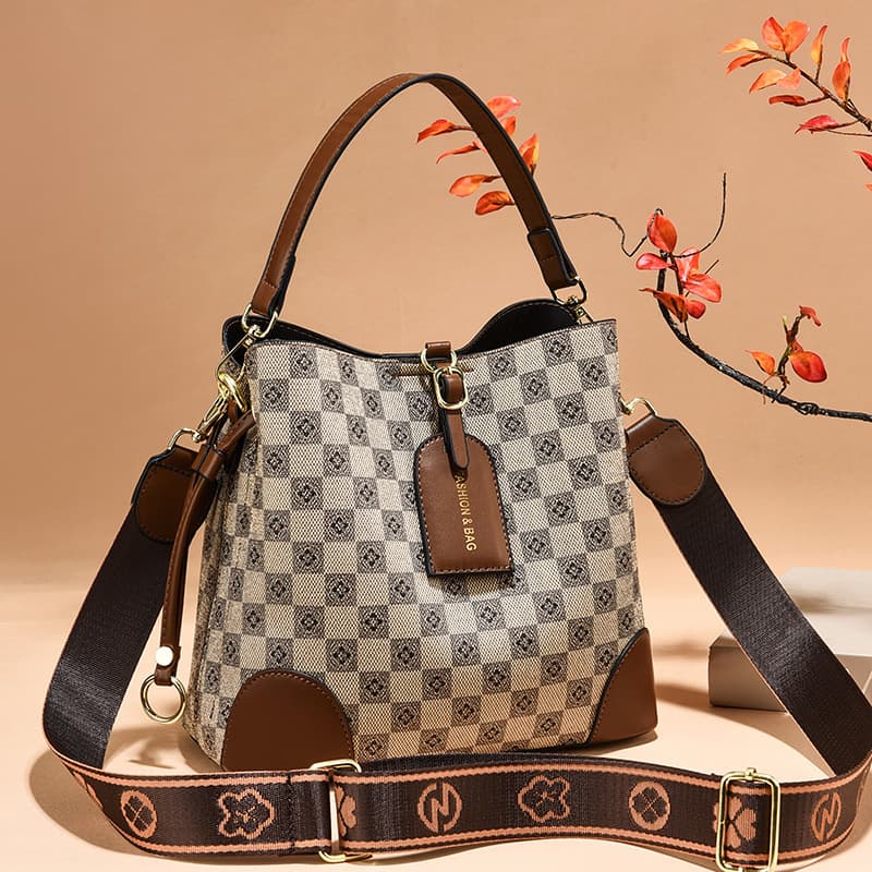Versatile bucket bag, women's fashionable large bag, handbag new shoulder bag, temperament crossbody bag