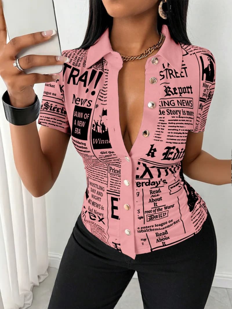 Chemise à col en V simple boutonnage imprimée journal pour femme