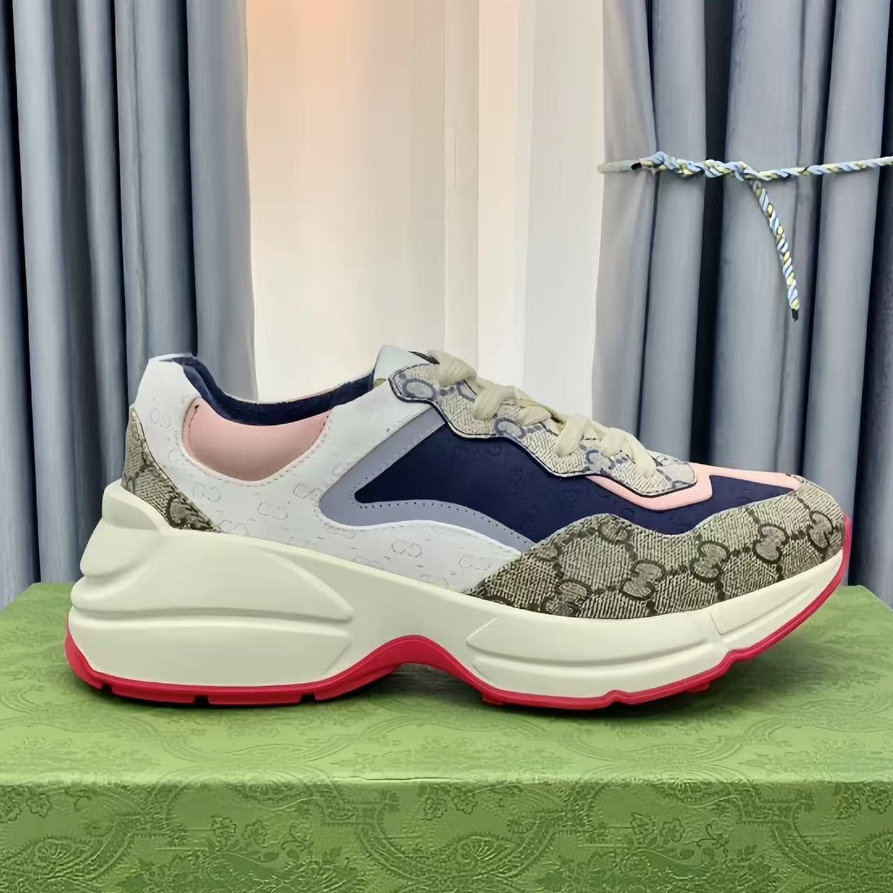 Chaussures de papa style étoile pour femmes 2025, nouvelles baskets décontractées et polyvalentes à semelle épaisse, à imprimé blocs de couleu