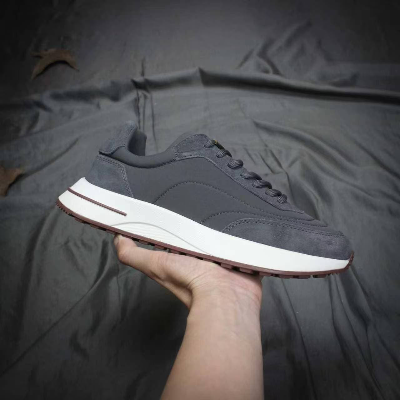 Loro Piana Week End Walk Chaussures basses décontractées en cuir à bride ronde pour hommes