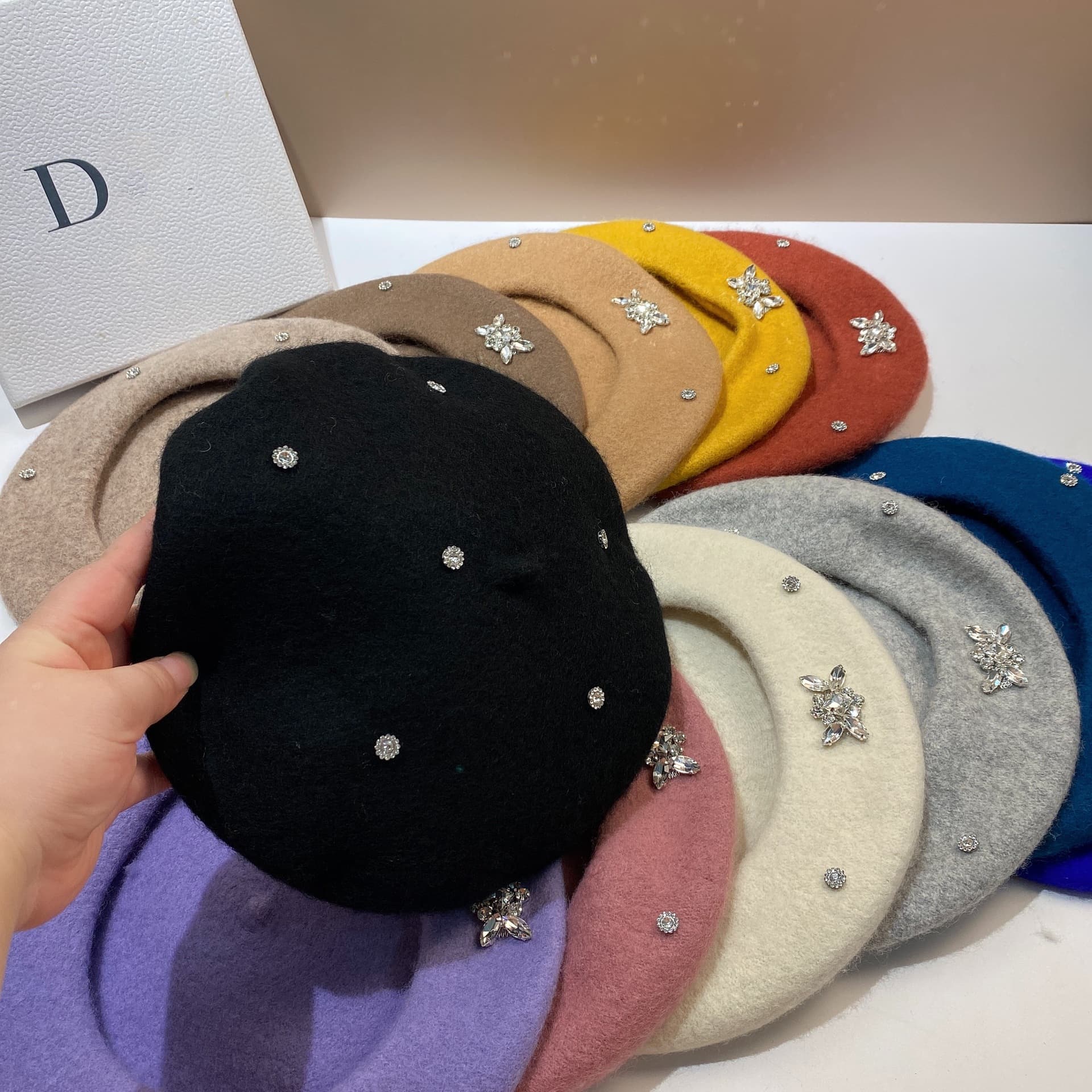 New Arrivals Korean Fashion Rhinestones Women's Wool Beret Winter Warm Beanie French Artist Painter Hat Versatile Lady Girl Berets